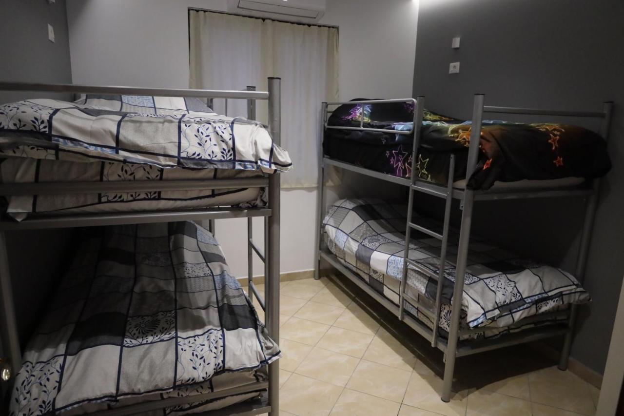 Sonche Hostel Tirana Zewnętrze zdjęcie