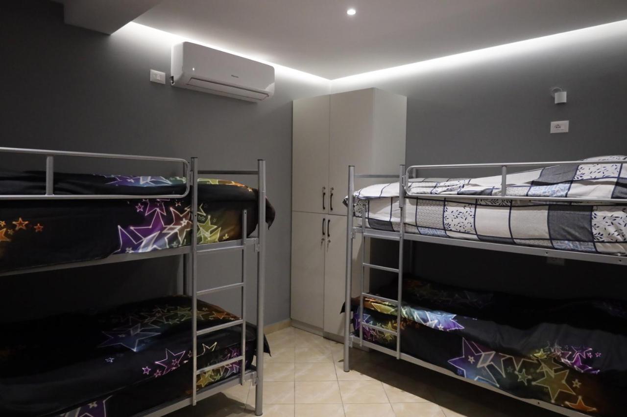 Sonche Hostel Tirana Zewnętrze zdjęcie