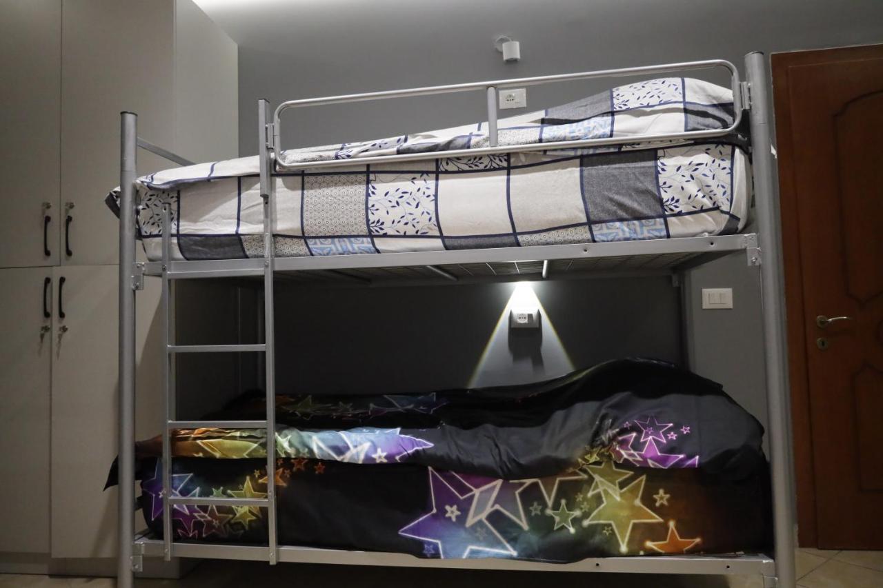 Sonche Hostel Tirana Zewnętrze zdjęcie