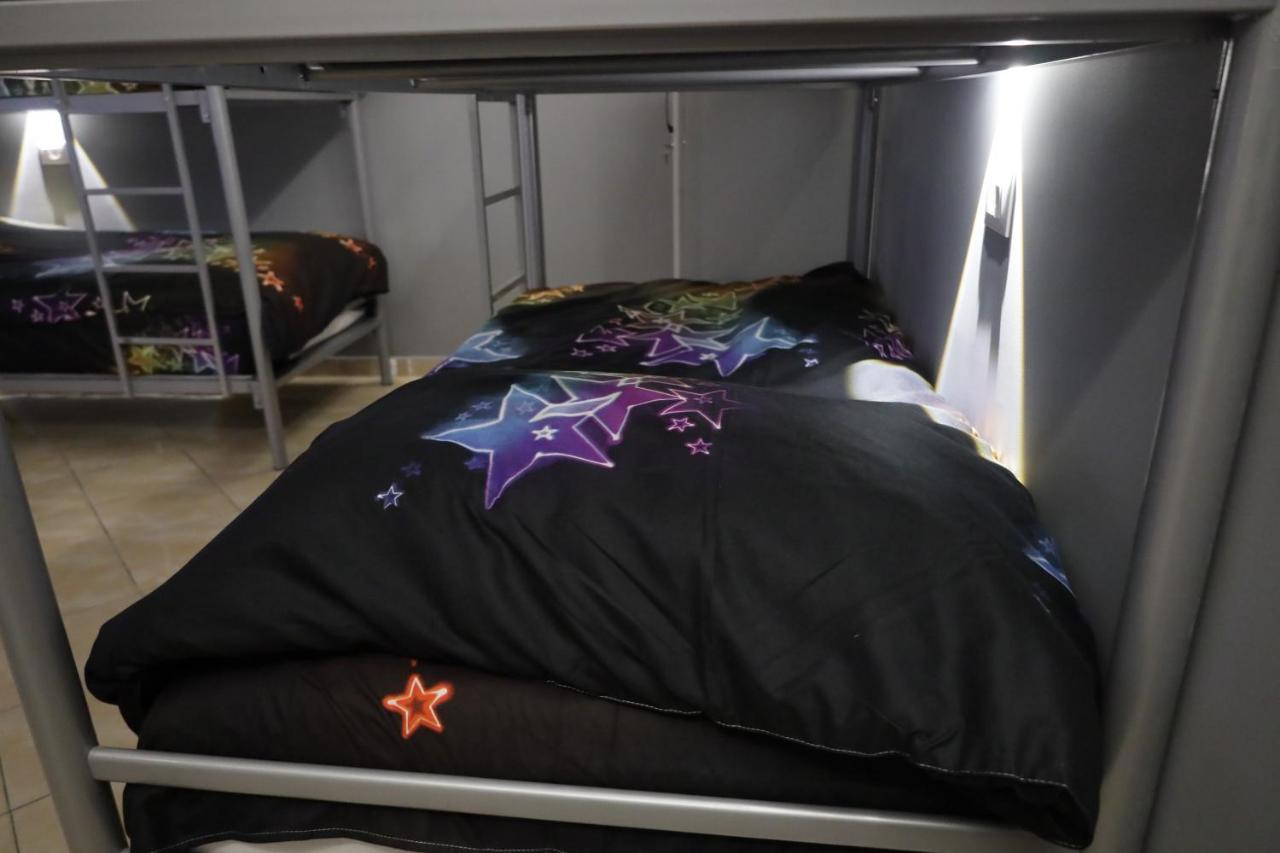 Sonche Hostel Tirana Zewnętrze zdjęcie
