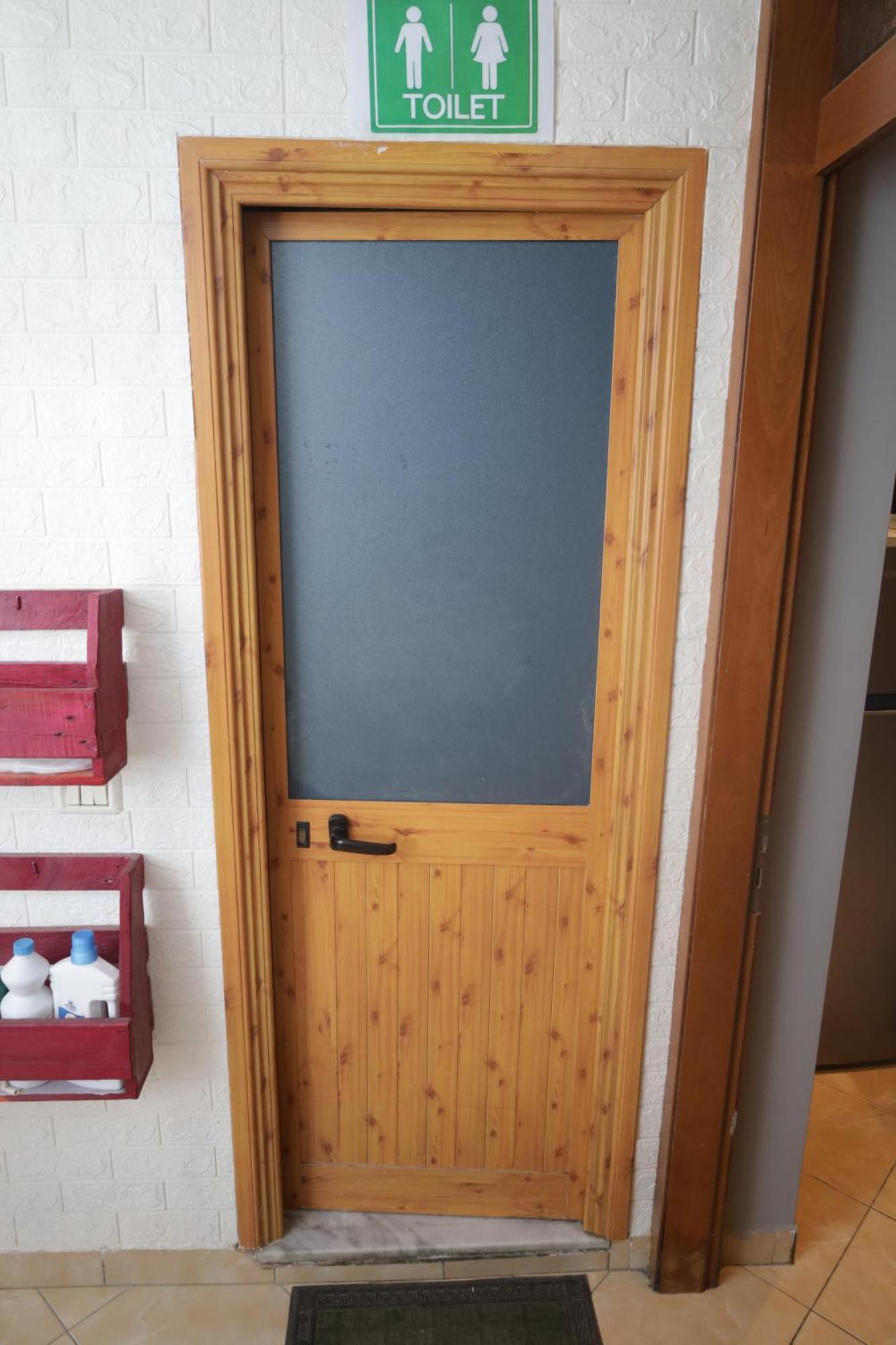 Sonche Hostel Tirana Zewnętrze zdjęcie